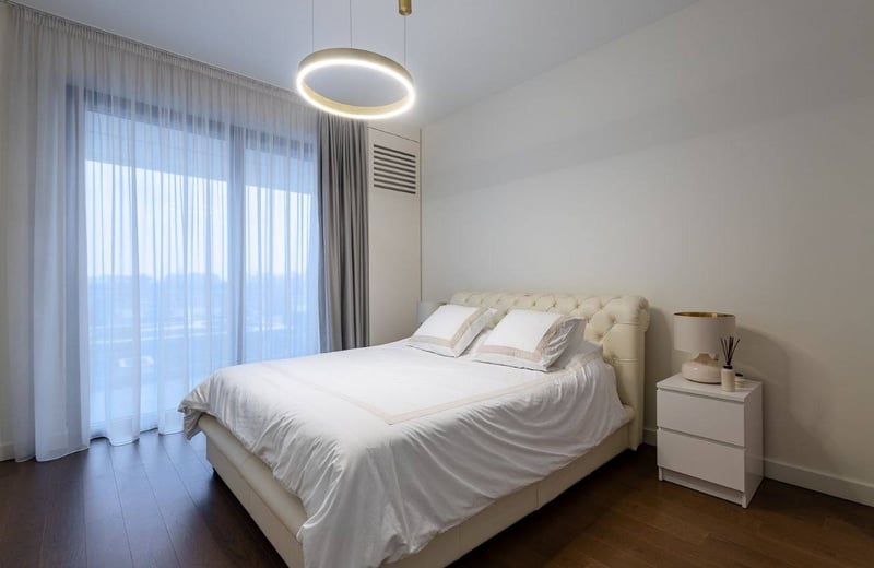 Alquiler de un piso luminoso de 3 habitaciones, 84 m², en el complejo residencial BW Terraces, Belgrado, Serbia